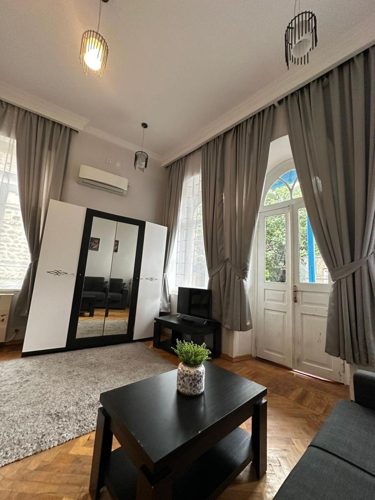 Golden Lion Hotel Sighnaghi Ngoại thất bức ảnh