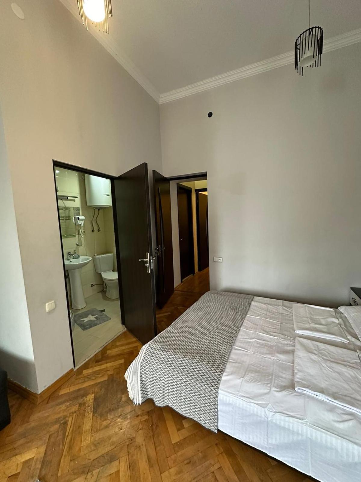 Golden Lion Hotel Sighnaghi Ngoại thất bức ảnh