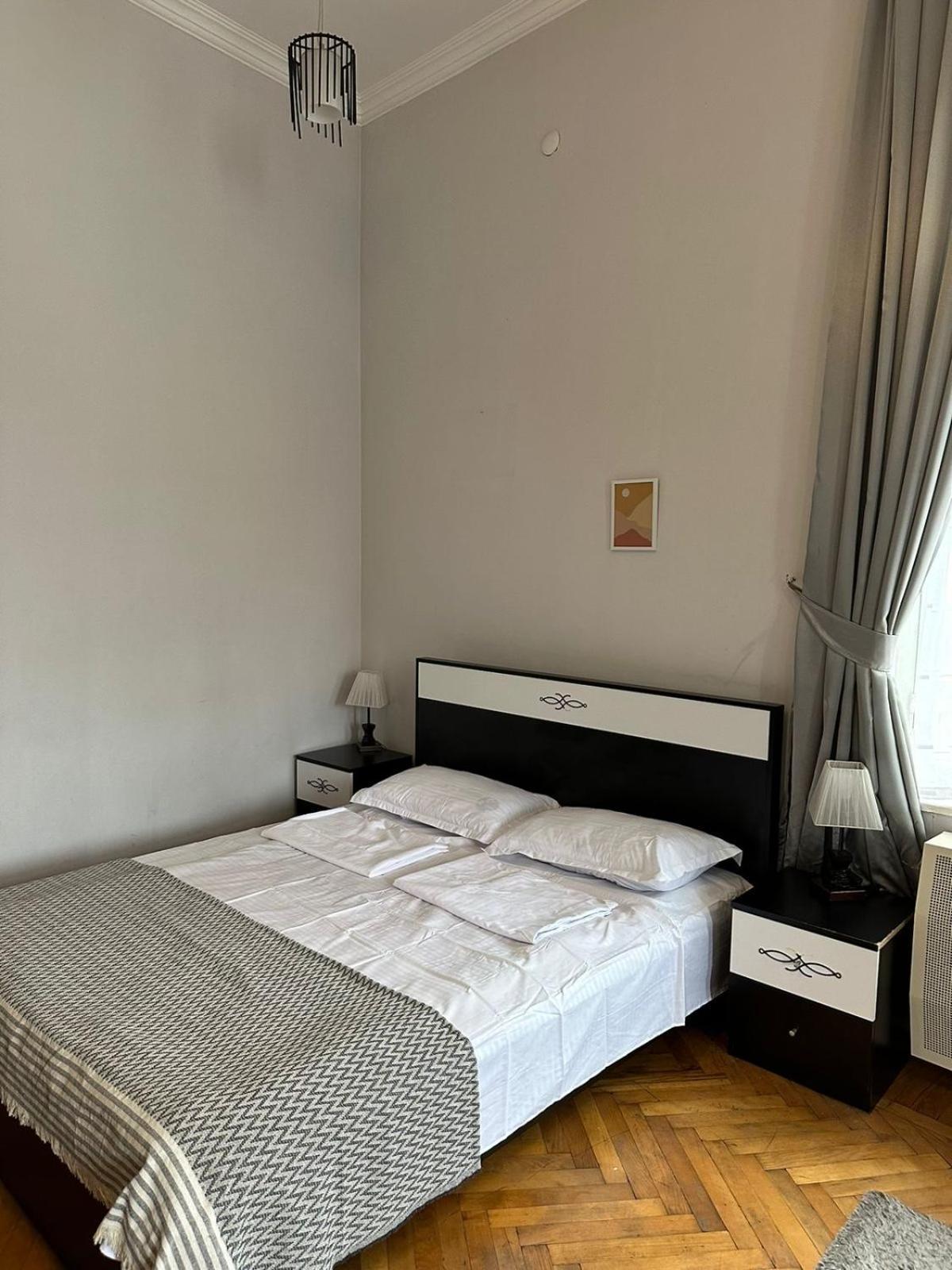 Golden Lion Hotel Sighnaghi Ngoại thất bức ảnh