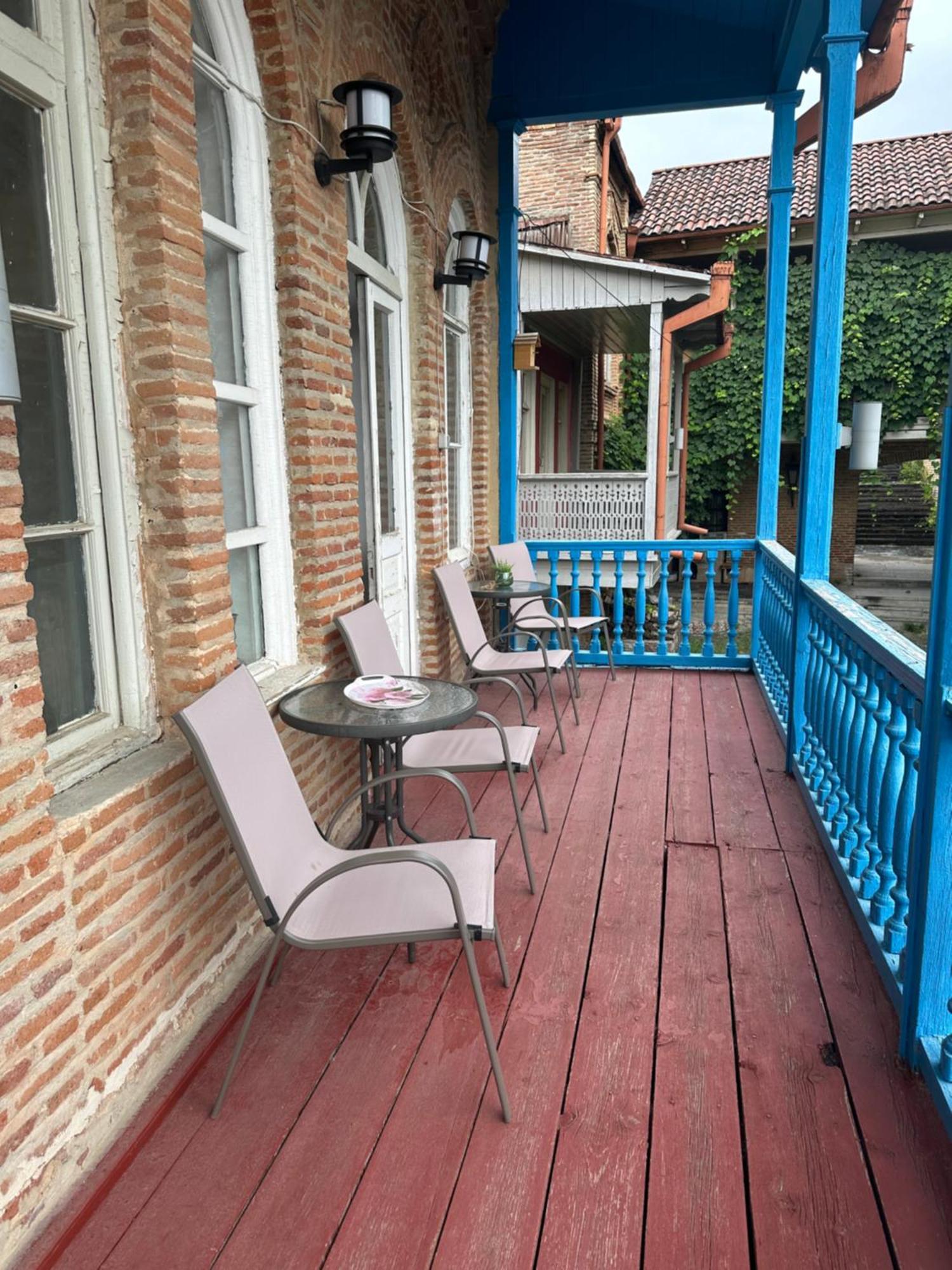 Golden Lion Hotel Sighnaghi Ngoại thất bức ảnh