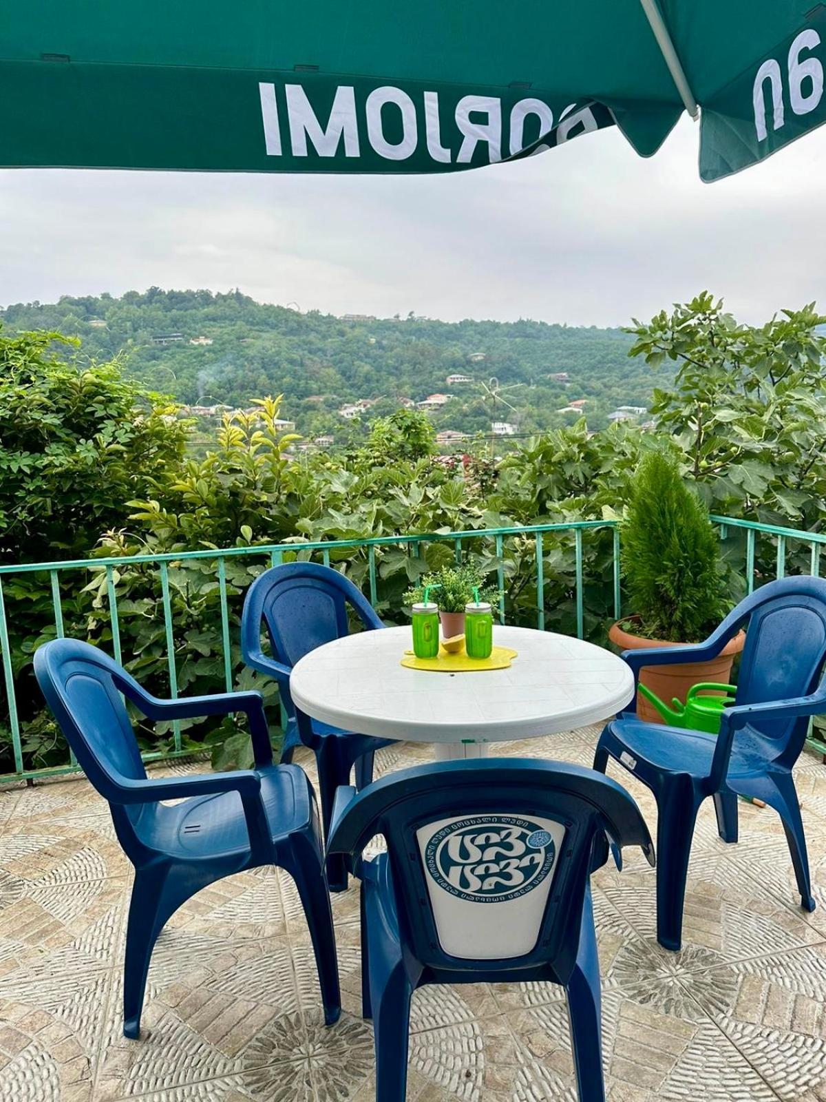 Golden Lion Hotel Sighnaghi Ngoại thất bức ảnh