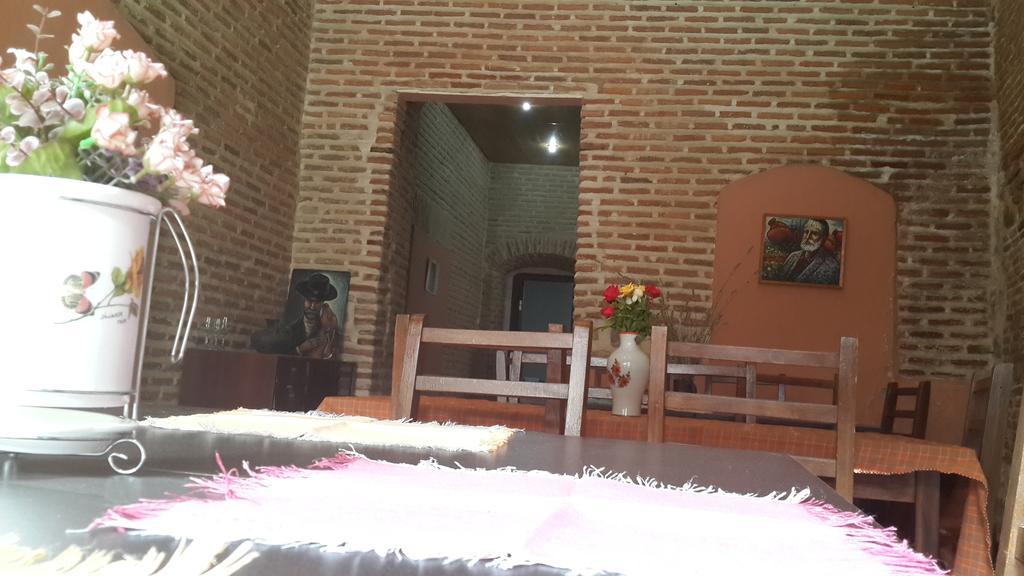 Golden Lion Hotel Sighnaghi Ngoại thất bức ảnh