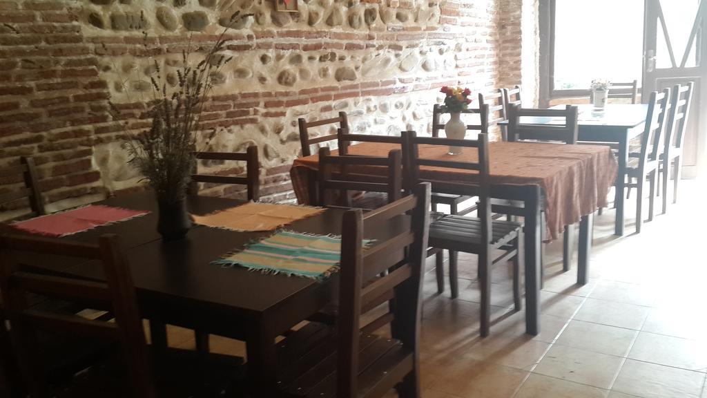 Golden Lion Hotel Sighnaghi Ngoại thất bức ảnh