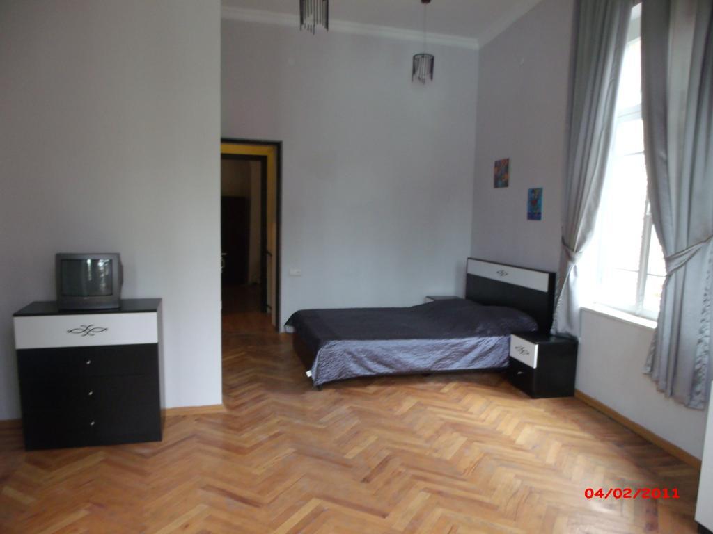 Golden Lion Hotel Sighnaghi Ngoại thất bức ảnh