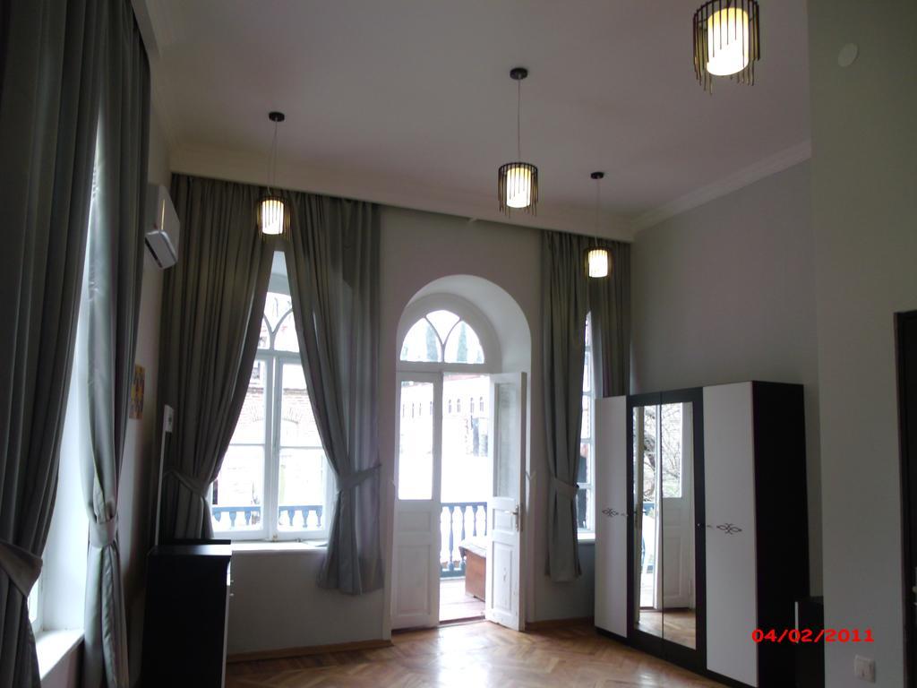Golden Lion Hotel Sighnaghi Ngoại thất bức ảnh